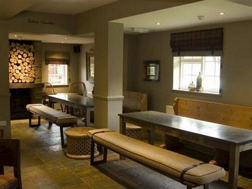 ホテル The Percy Arms ギルフォード エクステリア 写真